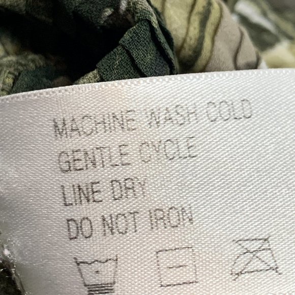 George Woman Accordion Floral Sleeveless Top Scoop Neckline X-Large Green Black - Picture 4 of 11